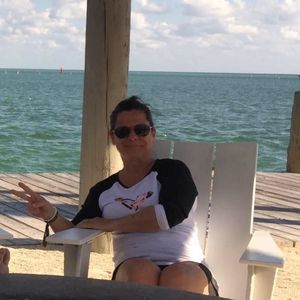 Meet your Posher, Lorie